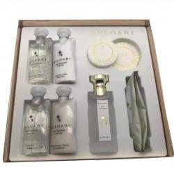 宝格丽白茶香水套盒白茶75ml+洗发水75ml+沐浴露75ml+护发素75ml+身体乳75ml+肥皂75g+肥皂起泡网x2